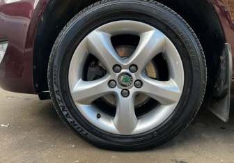 Подержанный автомобиль Skoda Fabia Hatchback 2012 года (9 фото)