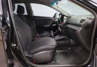 Подержанный автомобиль Kia Rio Sedan 2013 года (10 фото)