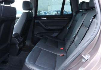 Подержанный автомобиль BMW X3 2014 года (10 фото)