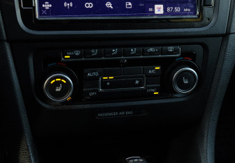 Подержанный автомобиль Volkswagen Golf Hatchback 2012 года (15 фото)