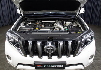 Подержанный автомобиль Toyota Land Cruiser Prado 2014 года (9 фото)