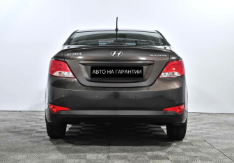 Подержанный автомобиль Hyundai Solaris Sedan 2015 года (4 фото)
