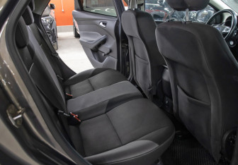 Подержанный автомобиль Ford Focus Sedan 2012 года (12 фото)