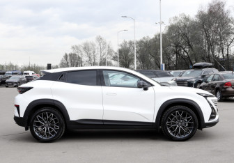 Подержанный автомобиль Changan UNI-T 2023 года (4 фото)