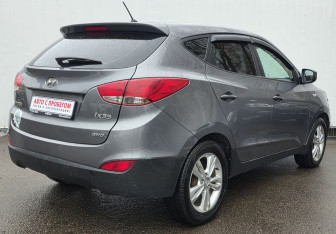 Подержанный автомобиль Hyundai ix35 2012 года (5 фото)