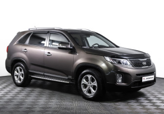 Подержанный автомобиль Kia Sorento 2016 года (3 фото)