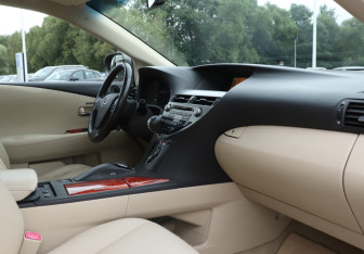Подержанный автомобиль Lexus RX 2010 года (9 фото)