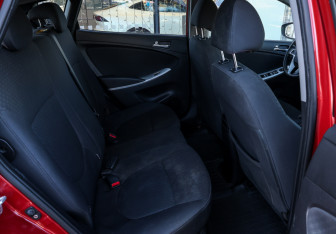 Подержанный автомобиль Hyundai Solaris Hatchback 2012 года (11 фото)