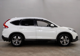 Подержанный автомобиль Honda CR-V 2014 года (8 фото)