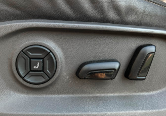 Подержанный автомобиль Volkswagen Touareg 2019 года (15 фото)