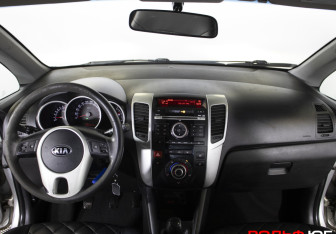 Подержанный автомобиль Kia Venga 2013 года (12 фото)