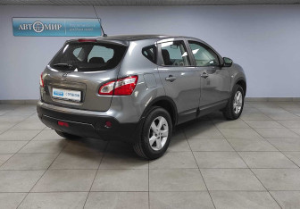 Подержанный автомобиль Nissan Qashqai 2013 года (5 фото)