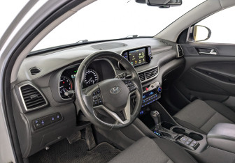 Подержанный автомобиль Hyundai Tucson 2019 года (16 фото)