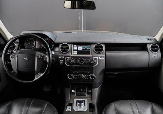 Подержанный автомобиль Land Rover Discovery 2014 года (9 фото)
