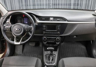 Подержанный автомобиль Kia Rio Sedan 2021 года (14 фото)