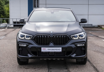 Подержанный автомобиль BMW X6 2020 года (2 фото)