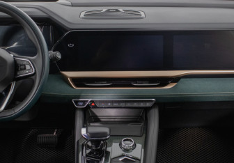 Подержанный автомобиль Geely Monjaro 2024 года (14 фото)