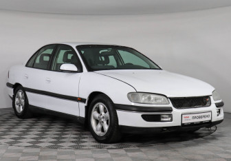 Подержанный автомобиль Opel Omega Sedan 1996 года (2 фото)