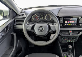 Подержанный автомобиль Skoda Rapid Liftback 2021 года (21 фото)