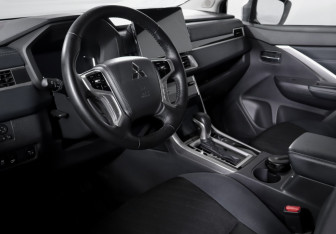 Подержанный автомобиль Mitsubishi Xpander 2023 года (14 фото)