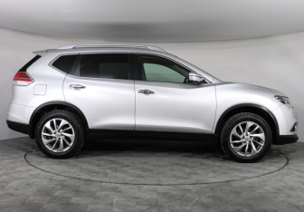 Подержанный автомобиль Nissan X-Trail 2018 года (4 фото)