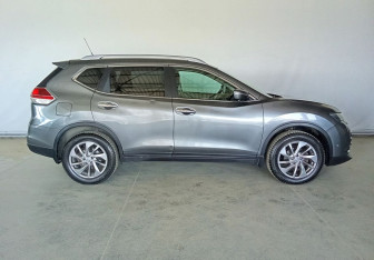 Подержанный автомобиль Nissan X-Trail 2016 года (8 фото)