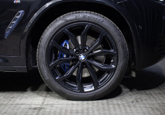 Подержанный автомобиль BMW X4 2021 года (31 фото)