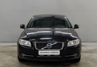 Подержанный автомобиль Volvo S80 2010 года (2 фото)
