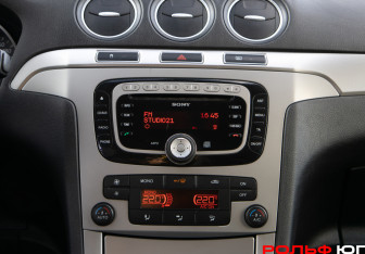 Подержанный автомобиль Ford Galaxy 2011 года (13 фото)