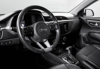 Подержанный автомобиль Kia Rio Hatchback 2020 года (14 фото)