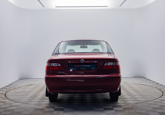 Подержанный автомобиль Fiat Albea 2011 года (4 фото)