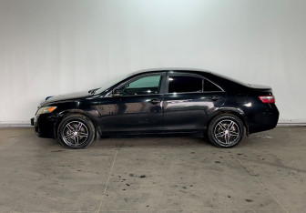 Подержанный автомобиль Toyota Camry Sedan 2009 года (8 фото)