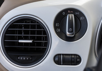 Подержанный автомобиль Volkswagen Beetle Hatchback 2014 года (20 фото)
