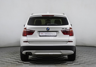 Подержанный автомобиль BMW X3 2013 года (6 фото)