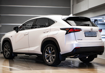 Подержанный автомобиль Lexus NX 2017 года (6 фото)