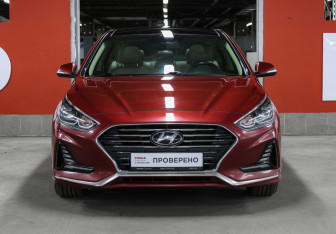 Подержанный автомобиль Hyundai Sonata 2017 года (2 фото)