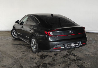 Подержанный автомобиль Hyundai Sonata 2020 года (5 фото)