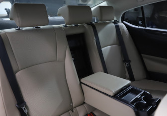 Подержанный автомобиль Lexus ES 2018 года (26 фото)