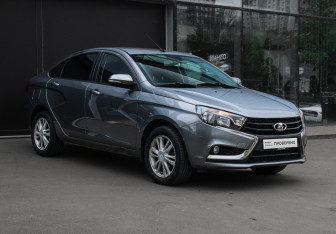 Подержанный автомобиль LADA (ВАЗ) Vesta Sedan 2018 года (3 фото)