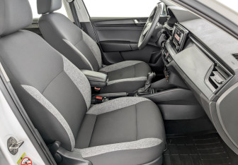 Подержанный автомобиль Skoda Rapid Liftback 2021 года (23 фото)
