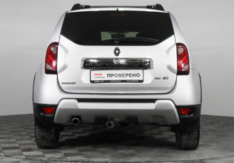 Подержанный автомобиль Renault Duster 2018 года (6 фото)