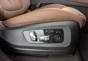 Подержанный автомобиль BMW X5 2025 года (23 фото)