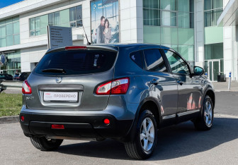 Подержанный автомобиль Nissan Qashqai 2010 года (5 фото)