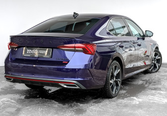 Подержанный автомобиль Skoda Octavia Liftback 2021 года (5 фото)