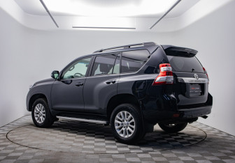 Подержанный автомобиль Toyota Land Cruiser Prado 2016 года (7 фото)