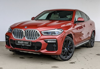Подержанный автомобиль BMW X6 2021 года (1 фото)
