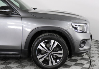 Подержанный автомобиль Mercedes-Benz GLB 2021 года (13 фото)