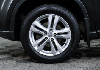 Подержанный автомобиль Nissan X-Trail 2012 года (8 фото)