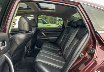 Подержанный автомобиль Nissan Teana 2011 года (10 фото)