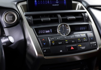 Подержанный автомобиль Lexus NX 2016 года (19 фото)